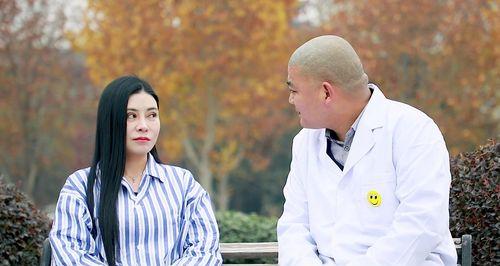 沙滩整蛊美女攻略（化身沙滩王者，尽情挑逗夏日美女）